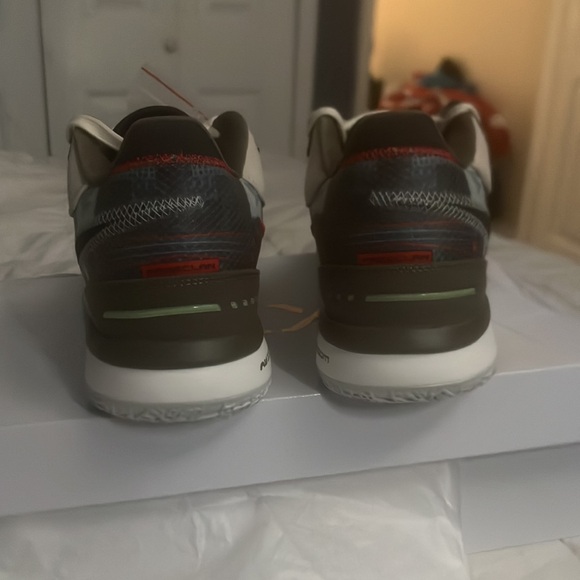 Nike LeBron NXXT Gen AMPD × FaZe men’s 8.5 - Picture 4 of 5